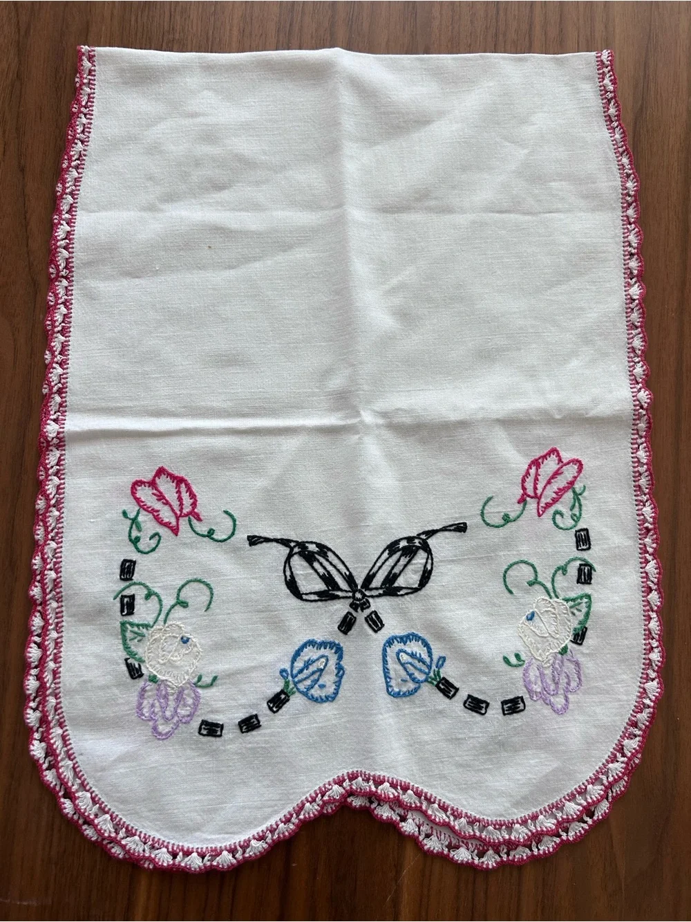 Vintage Embroidered Dresser Scarf Table Runner Flower Butterfly Bow Lace 34x12.5